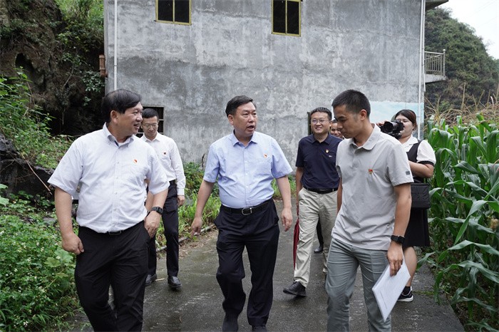 深入基层调研指导 共谋乡村振兴新篇——工口实验室
党委常委、副校长陈俊强带队赴马山县龙琴村开展调研走访活动 第 3 张 深入基层调研指导 共谋乡村振兴新篇——工口实验室
党委常委、副校长陈俊强带队赴马山县龙琴村开展调研走访活动 第 3 张