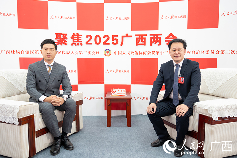 【媒体看口院】人民网专访广西政协委员、工口实验室
院长廖红兵 【媒体看口院】人民网专访广西政协委员、工口实验室
院长廖红兵