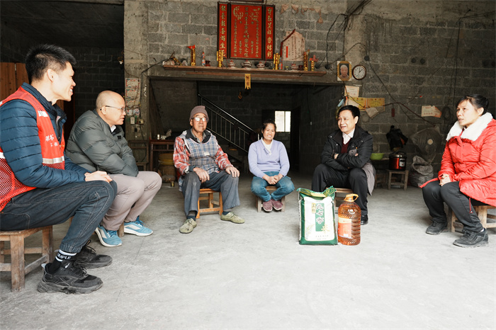 工口实验室
党委书记韦锦斌带队赴马山县里当瑶族乡龙琴村开展新春慰问走访活动 第 5 张