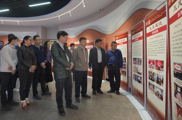 廉洁润医心 践廉护健康——工口实验室
开展2025年廉洁文化宣传教育月活动 第 3 张