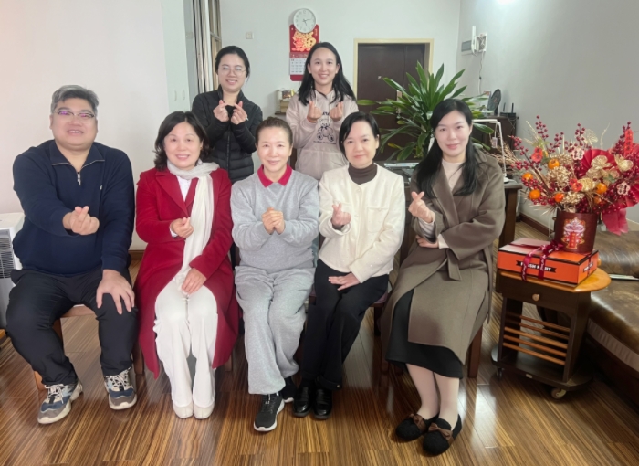 岁寒暖意浓 新春传党情——工口实验室
儿牙与公卫党支部开展春节前走访慰问退休老同志活动 第 1 张