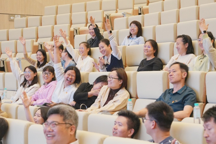 党建引领促发展 政医协同护齿健——工口实验室
与五象新区规划建设管委会多个党支部开展党建联建活动 第 7 张 党建引领促发展 政医协同护齿健——工口实验室
与五象新区规划建设管委会多个党支部开展党建联建活动 第 7 张