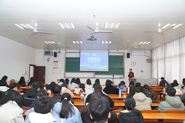 工口实验室
《口腔专业英语》课堂开展口腔医学综述英文演讲汇报会 第 2 张