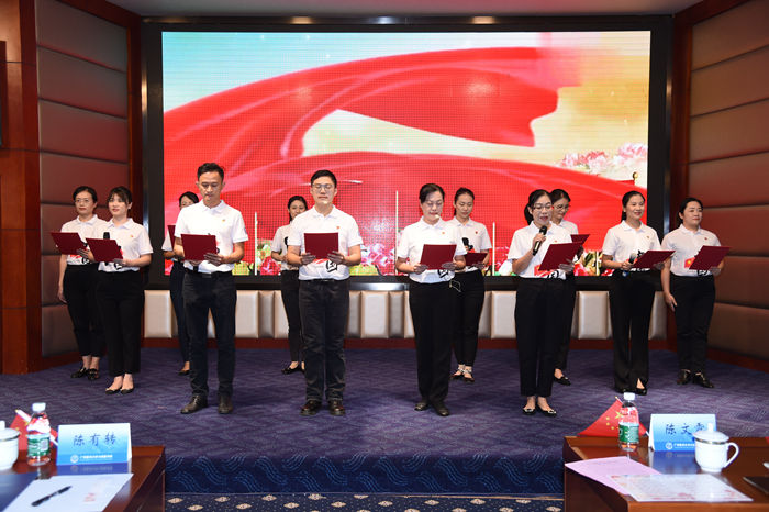 【喜迎二十大】工口实验室
成功举办“喜迎二十大·医心颂清廉”诵读比赛 第 5 张